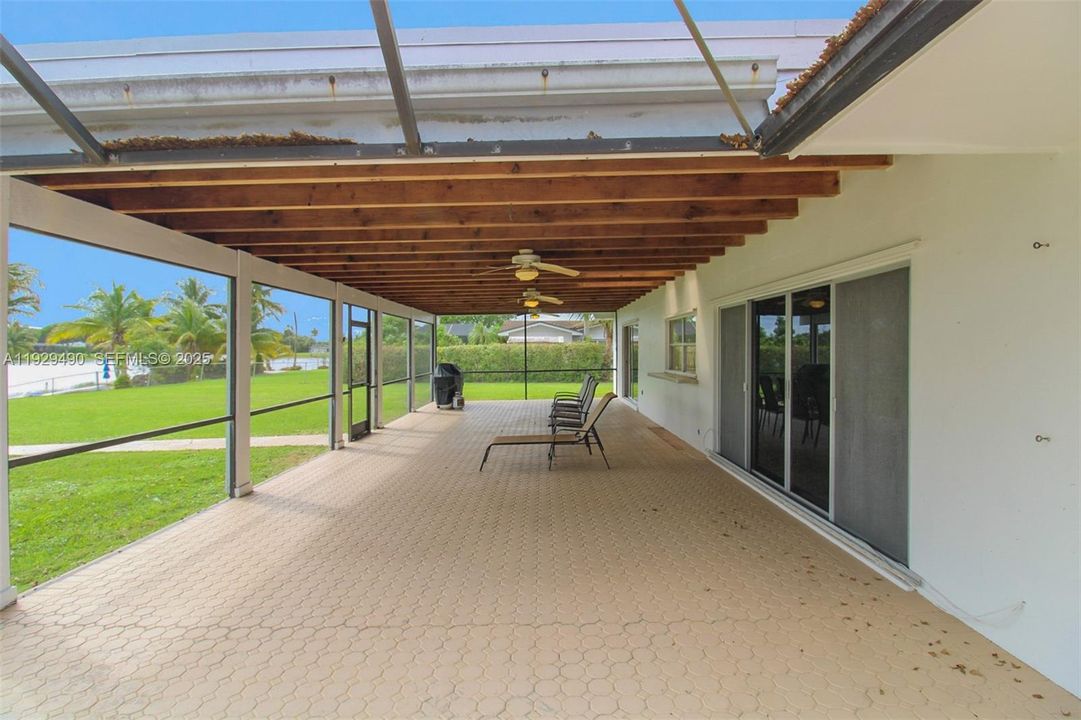 For Rent: $4,900 (3 beds, 2 baths, 1719 Square Feet)