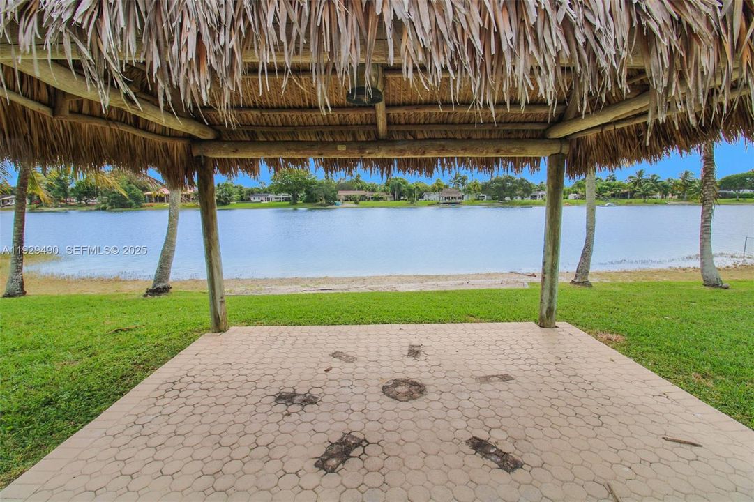 For Rent: $4,900 (3 beds, 2 baths, 1719 Square Feet)