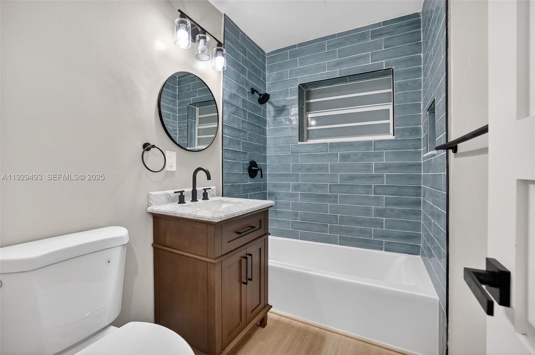 Unit 2 Primary Ensuite Bath