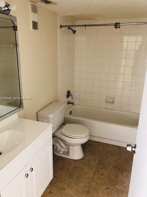 For Sale: $210,000 (2 beds, 2 baths, 1057 Square Feet)