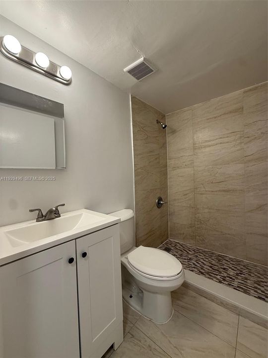 В аренду: $2,100 (2 спален, 1 ванн, 800 Квадратных фут)