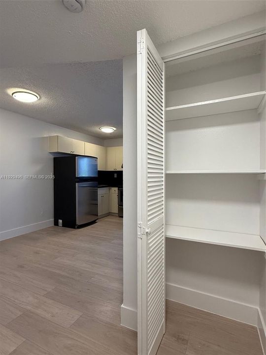 В аренду: $2,100 (2 спален, 1 ванн, 800 Квадратных фут)