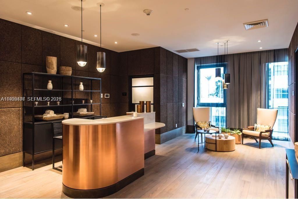 待售: $519,000 (1 贝兹, 1 浴室, 673 平方英尺)