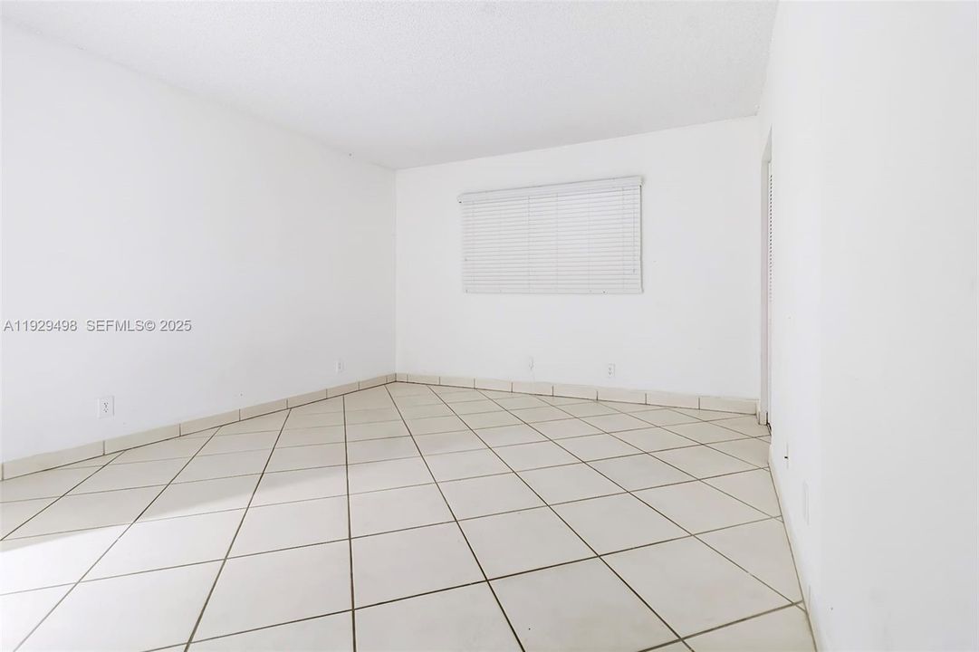 For Sale: $242,000 (2 beds, 2 baths, 1200 Square Feet)