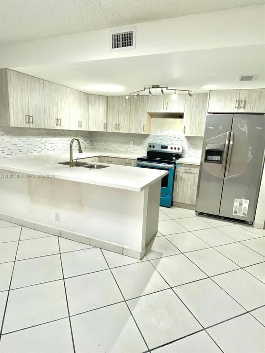 For Sale: $242,000 (2 beds, 2 baths, 1200 Square Feet)