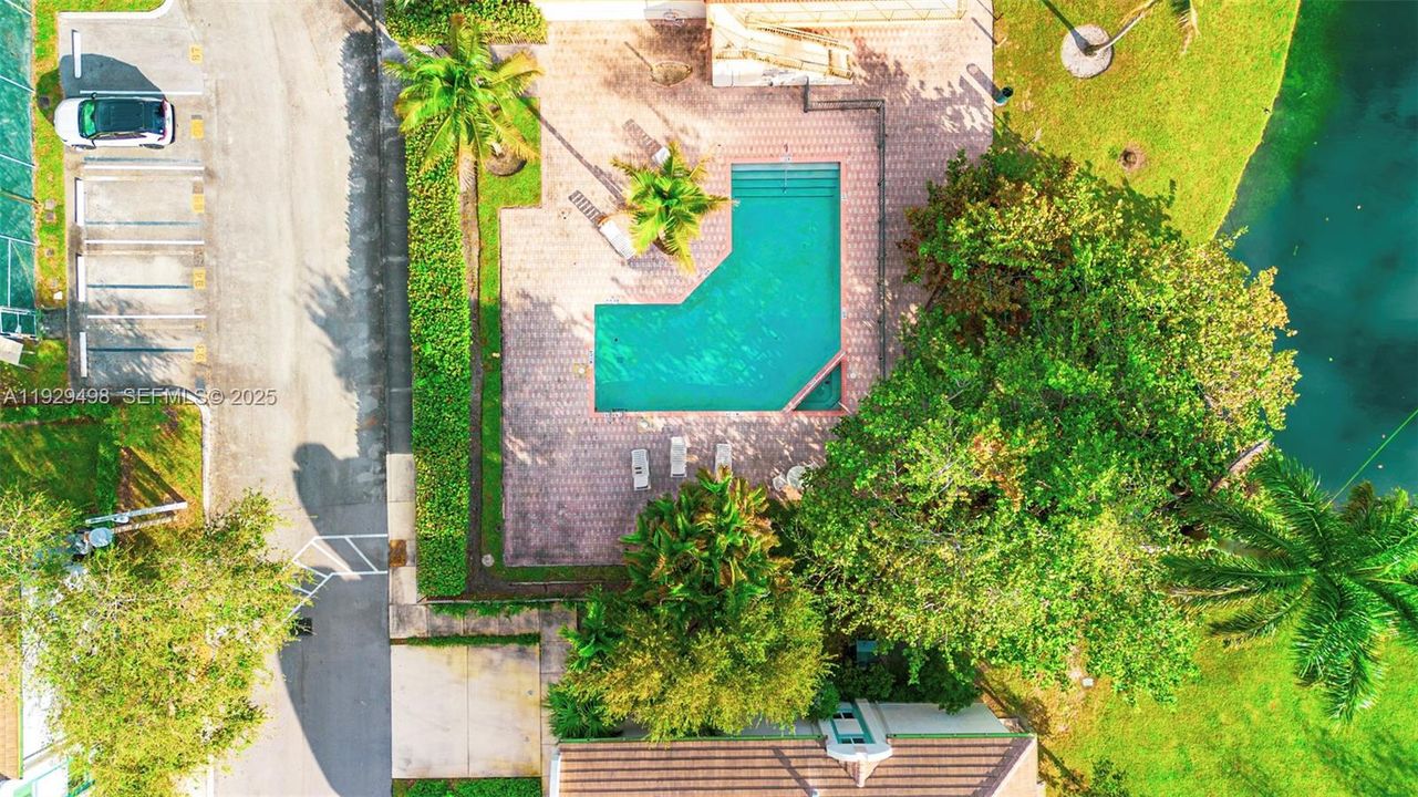 For Sale: $242,000 (2 beds, 2 baths, 1200 Square Feet)