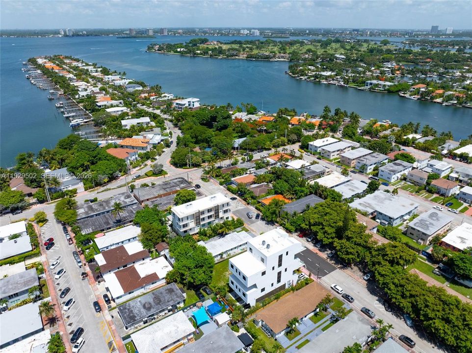 На продажу: $1,925,000 (2 спален, 2 ванн, 1505 Квадратных фут)