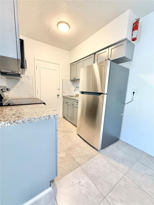 В аренду: $1,700 (1 спален, 1 ванн, 600 Квадратных фут)