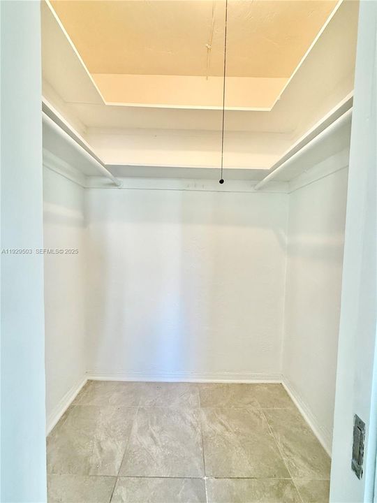 В аренду: $1,700 (1 спален, 1 ванн, 600 Квадратных фут)