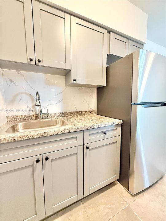 В аренду: $1,700 (1 спален, 1 ванн, 600 Квадратных фут)