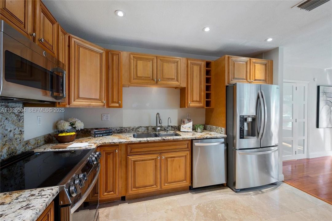 В аренду: $6,600 (3 спален, 2 ванн, 1680 Квадратных фут)