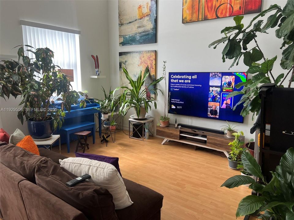 For Sale: $469,000 (2 beds, 2 baths, 1477 Square Feet)