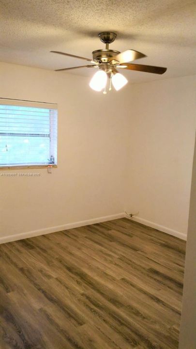 For Sale: $199,000 (1 beds, 1 baths, 616 Square Feet)