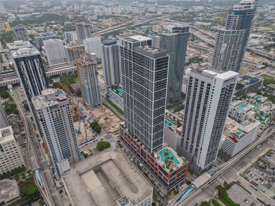 На продажу: $980,000 (2 спален, 2 ванн, 837 Квадратных фут)