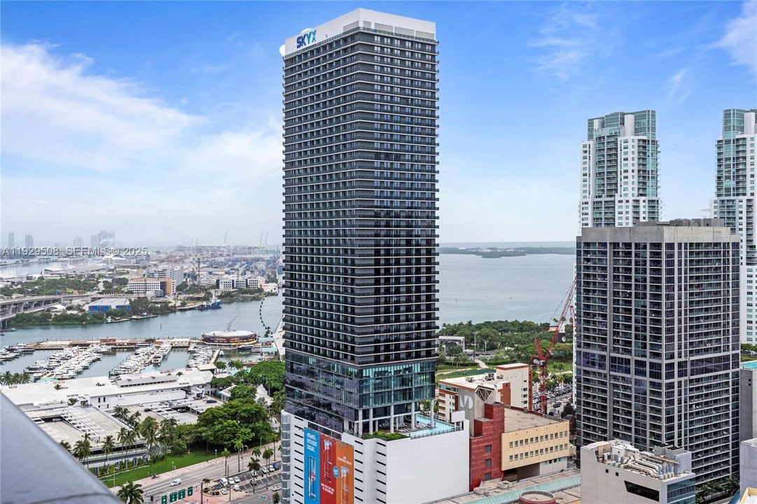 На продажу: $980,000 (2 спален, 2 ванн, 837 Квадратных фут)