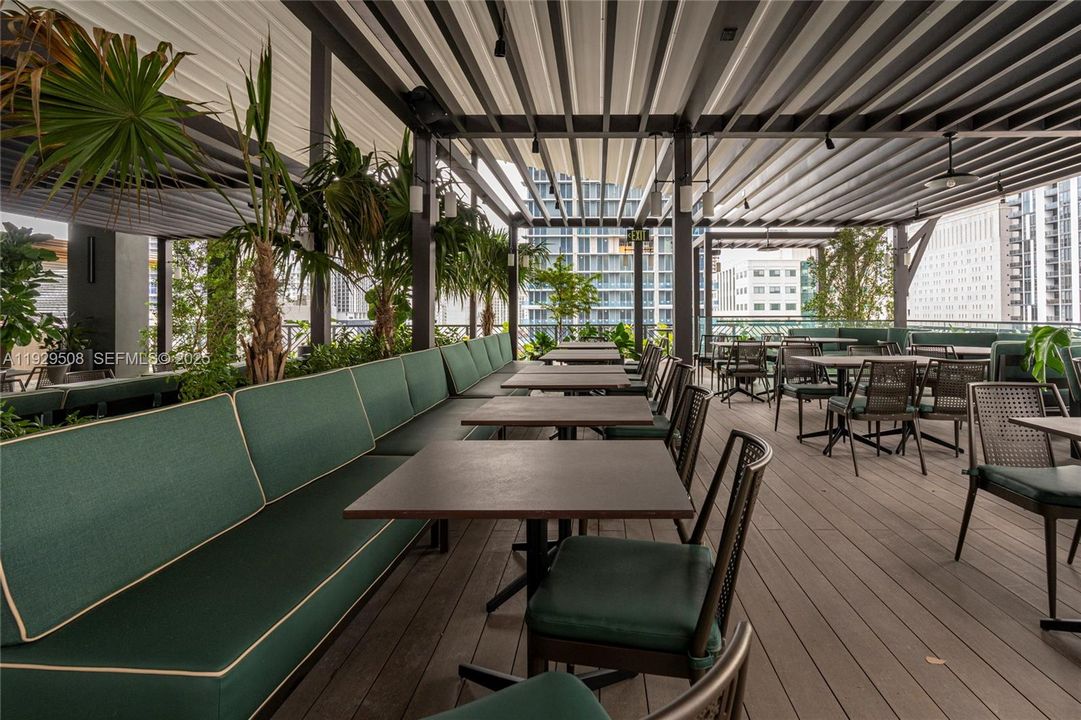 На продажу: $980,000 (2 спален, 2 ванн, 837 Квадратных фут)