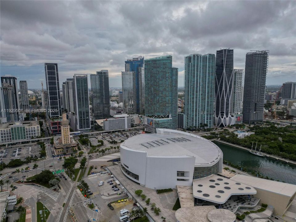 На продажу: $980,000 (2 спален, 2 ванн, 837 Квадратных фут)