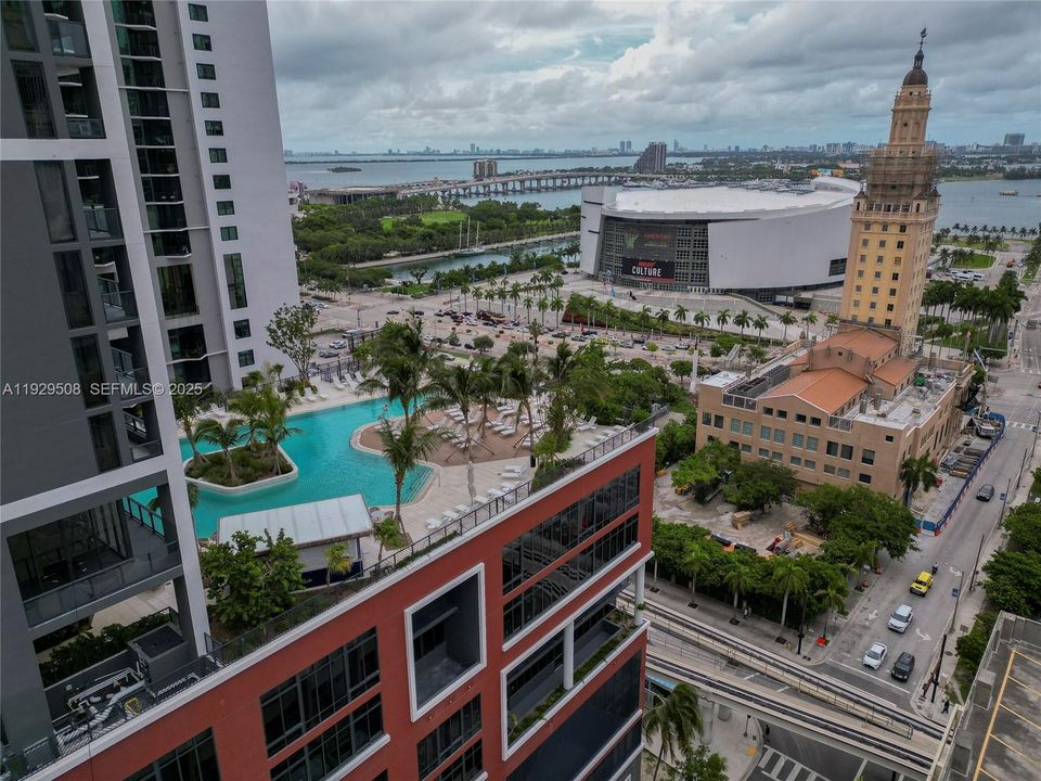 На продажу: $980,000 (2 спален, 2 ванн, 837 Квадратных фут)