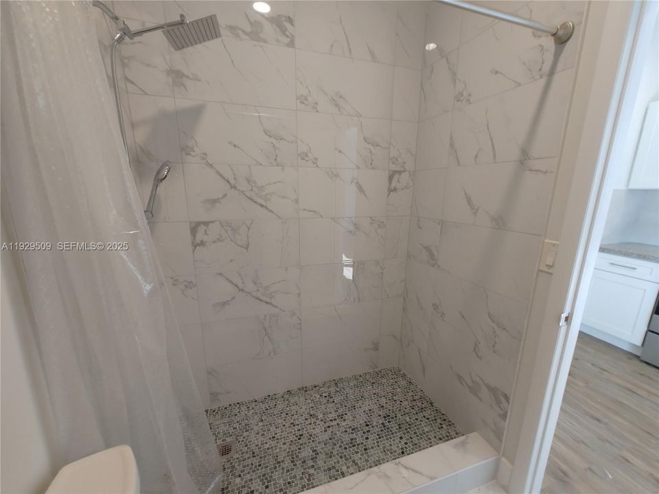 В аренду: $1,800 (2 спален, 1 ванн, 12364 Квадратных фут)