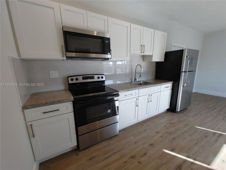 В аренду: $1,800 (2 спален, 1 ванн, 12364 Квадратных фут)