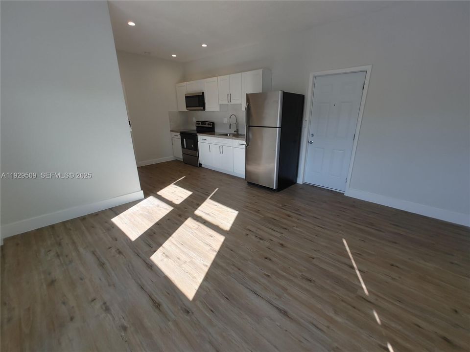 В аренду: $1,800 (2 спален, 1 ванн, 12364 Квадратных фут)