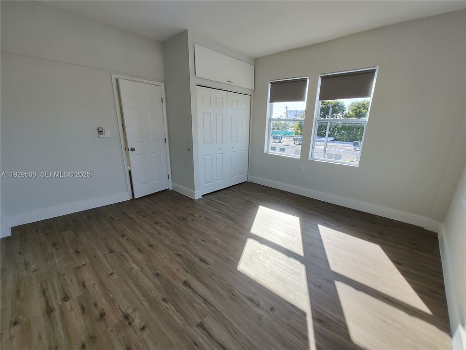 В аренду: $1,800 (2 спален, 1 ванн, 12364 Квадратных фут)