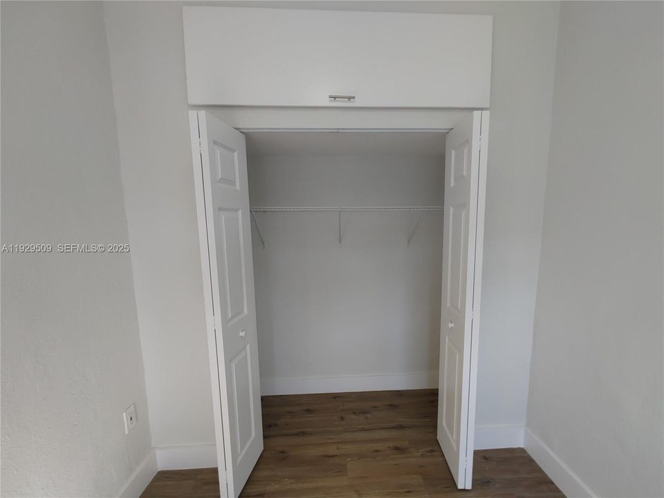 В аренду: $1,800 (2 спален, 1 ванн, 12364 Квадратных фут)