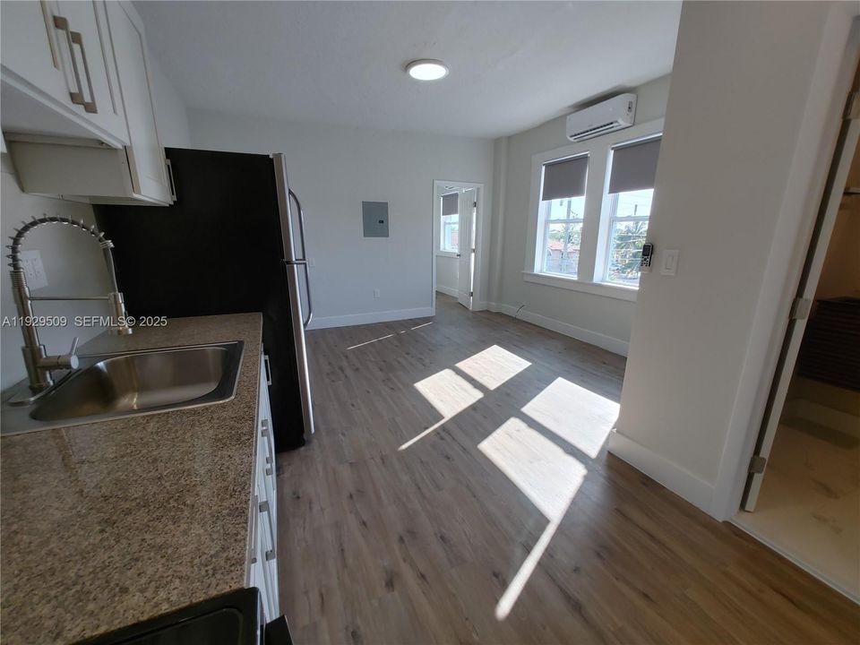 В аренду: $1,800 (2 спален, 1 ванн, 12364 Квадратных фут)