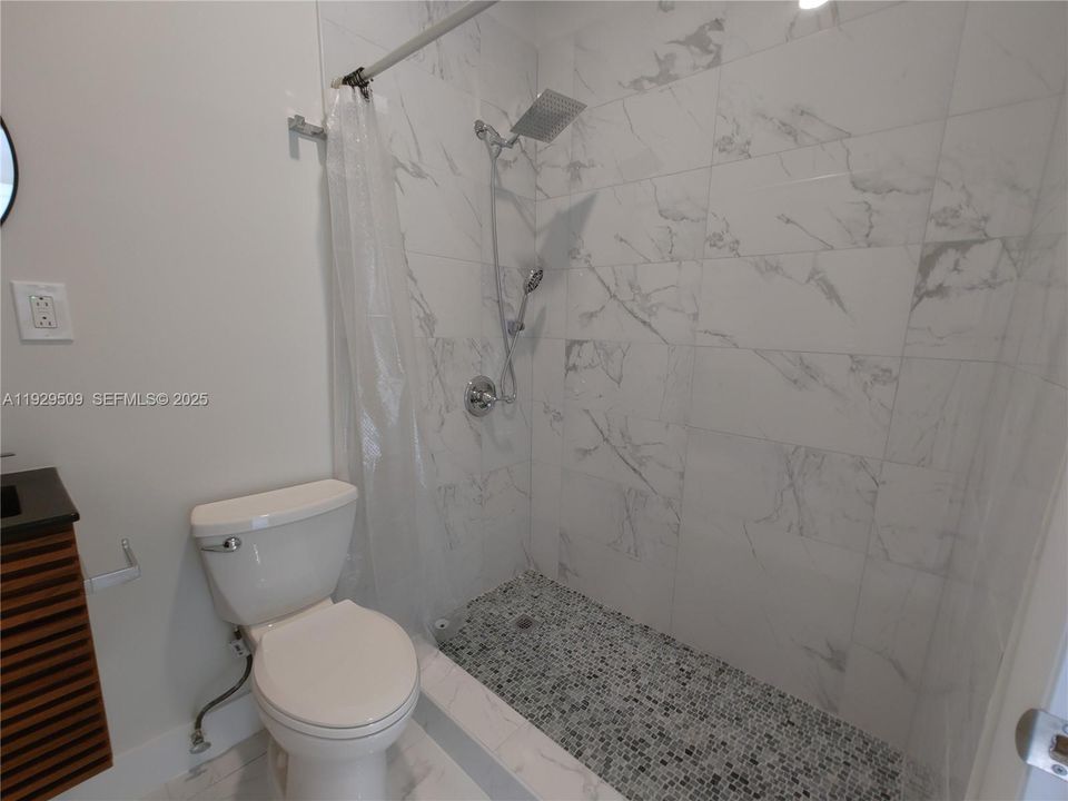 В аренду: $1,800 (2 спален, 1 ванн, 12364 Квадратных фут)