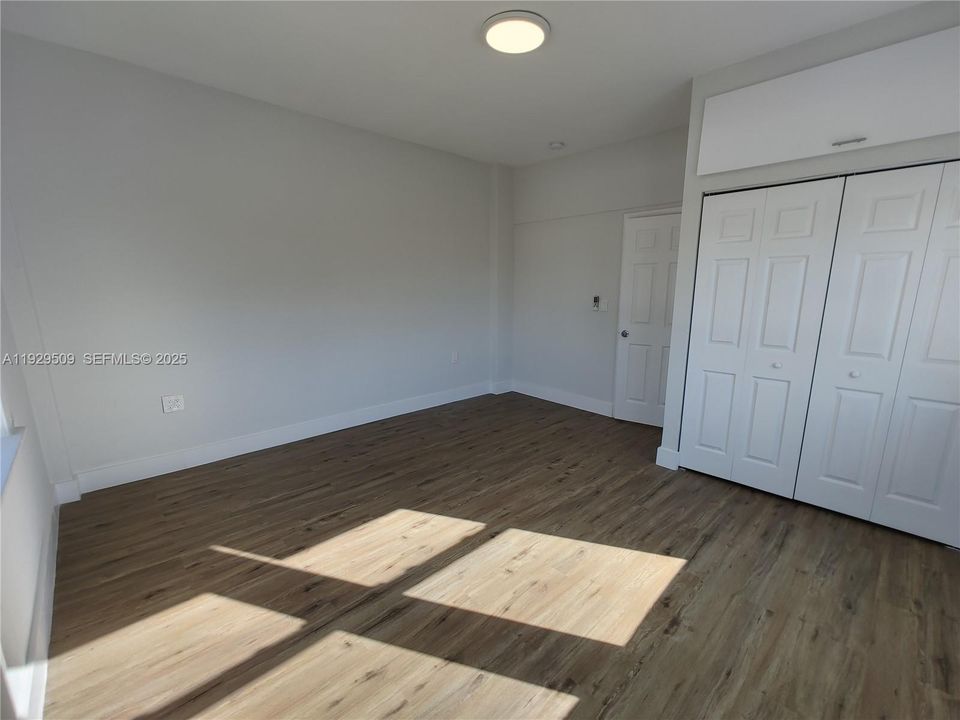 В аренду: $1,800 (2 спален, 1 ванн, 12364 Квадратных фут)