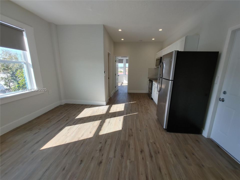 В аренду: $1,800 (2 спален, 1 ванн, 12364 Квадратных фут)