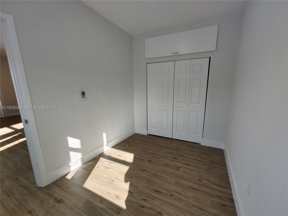 В аренду: $1,800 (2 спален, 1 ванн, 12364 Квадратных фут)