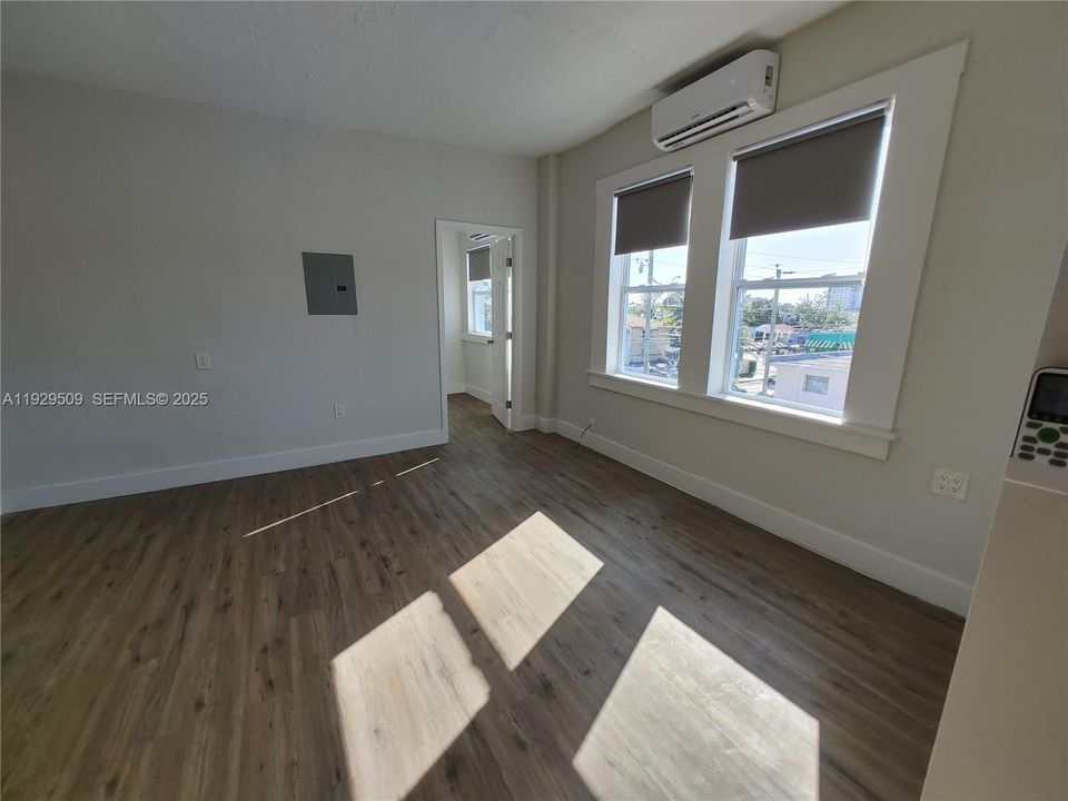 В аренду: $1,800 (2 спален, 1 ванн, 12364 Квадратных фут)