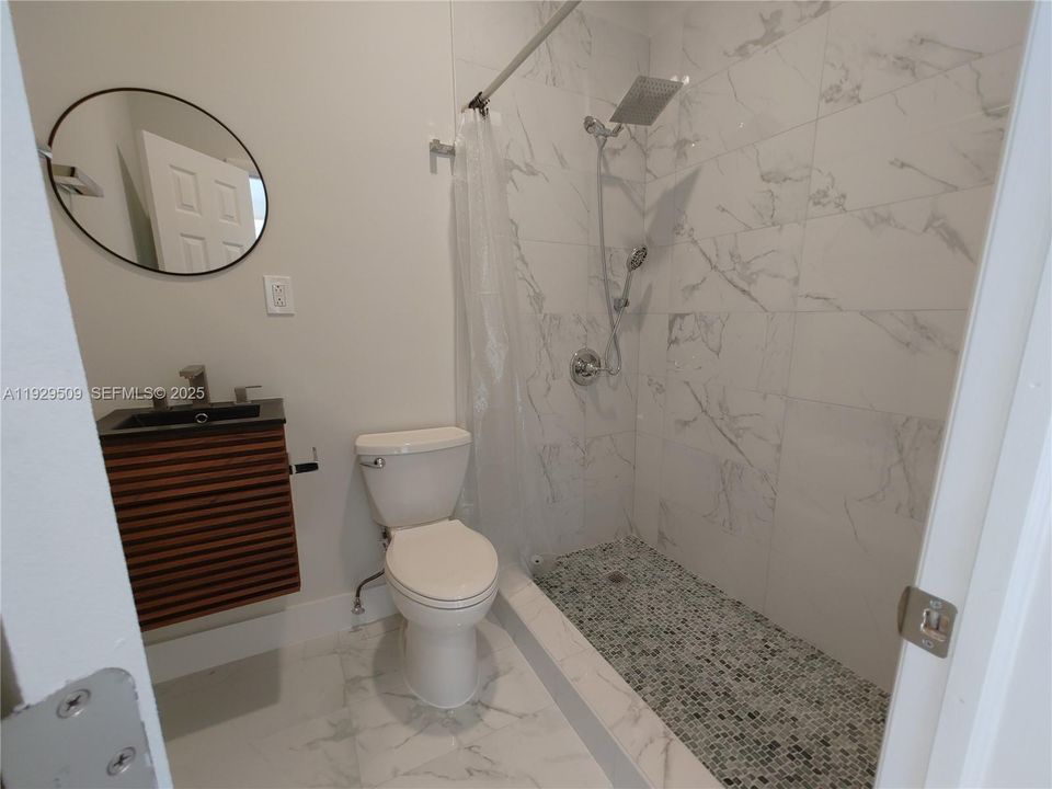 В аренду: $1,800 (2 спален, 1 ванн, 12364 Квадратных фут)