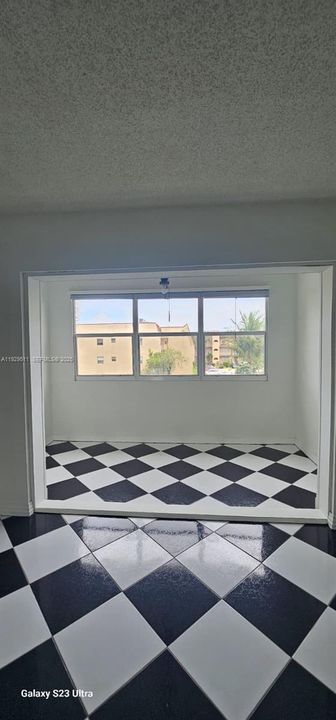 For Rent: $1,550 (1 beds, 1 baths, 640 Square Feet)