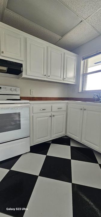 For Rent: $1,550 (1 beds, 1 baths, 640 Square Feet)