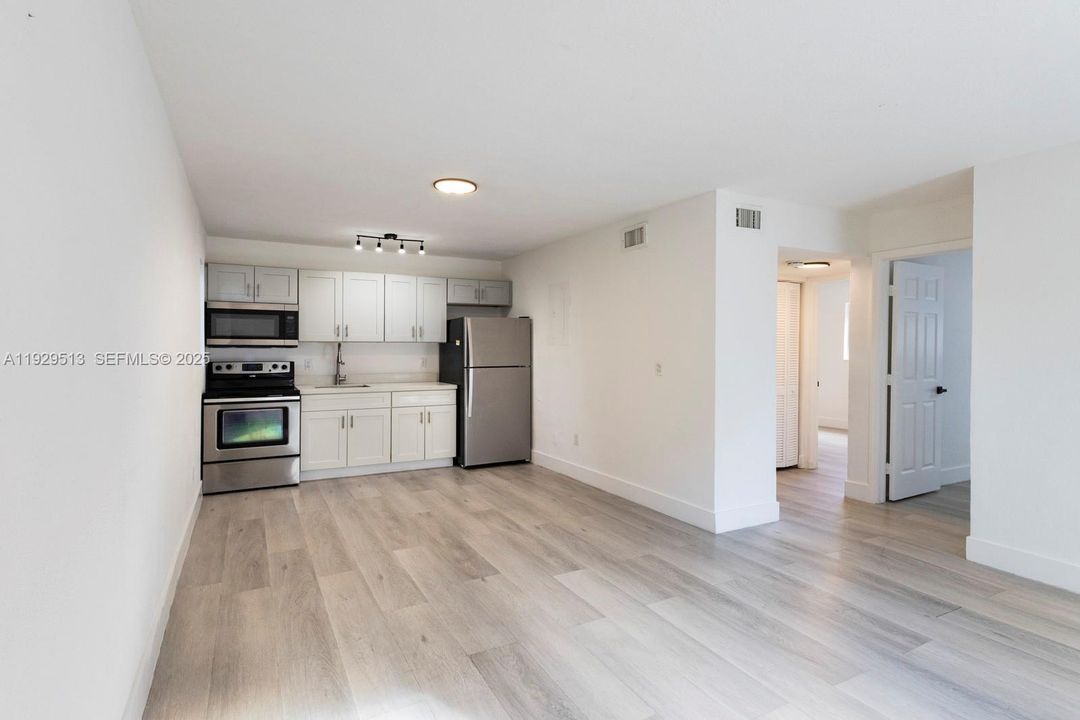 В аренду: $2,299 (2 спален, 1 ванн, 5239 Квадратных фут)