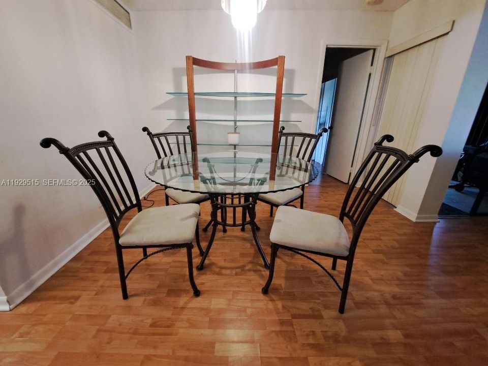 En Renta: $2,200 (2 camas, 2 baños, 880 Pies cuadrados)