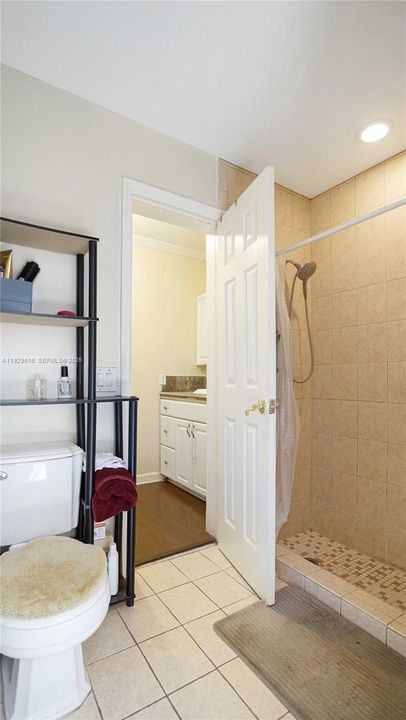 待售: $625,000 (4 贝兹, 3 浴室, 1482 平方英尺)