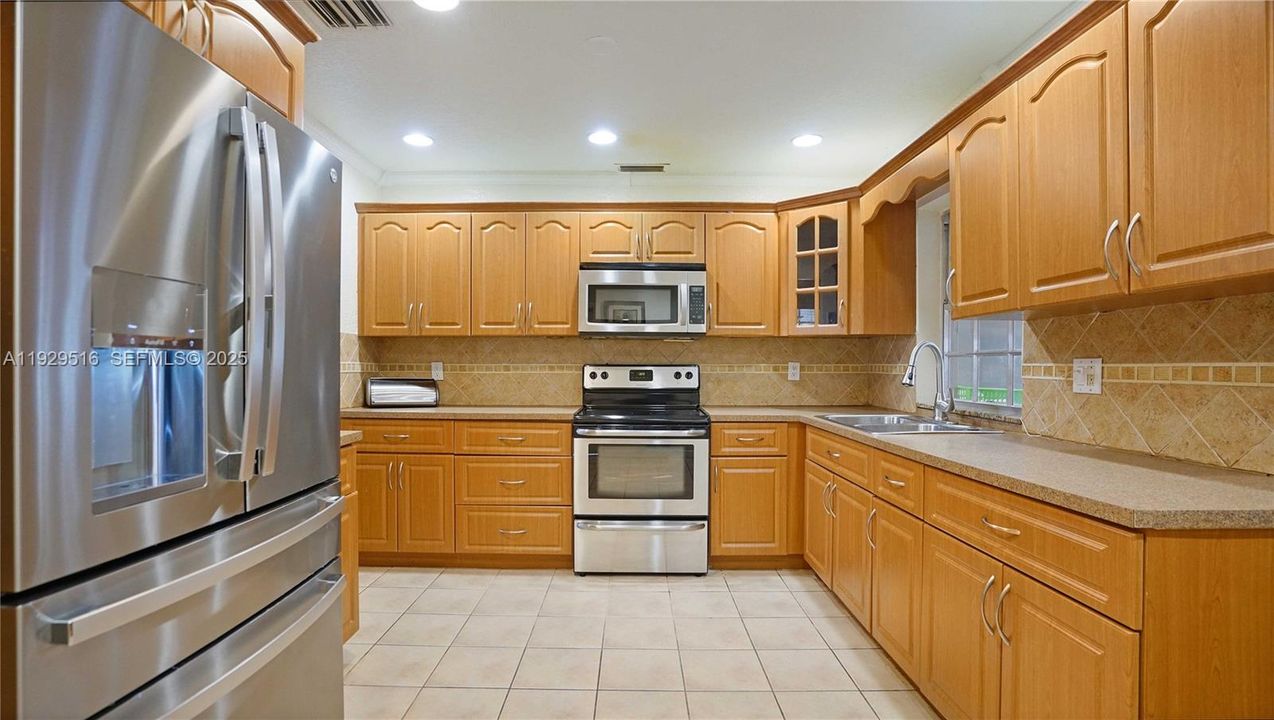 待售: $625,000 (4 贝兹, 3 浴室, 1482 平方英尺)