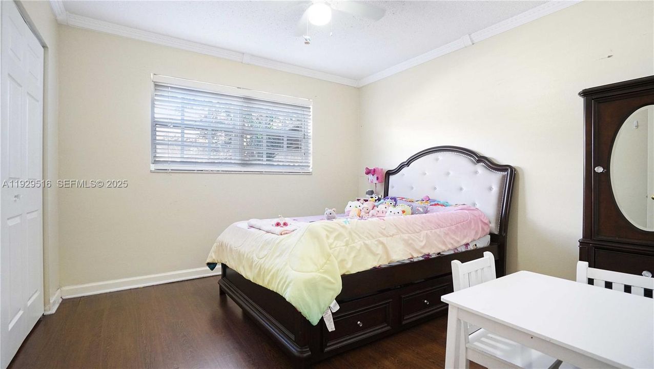 待售: $625,000 (4 贝兹, 3 浴室, 1482 平方英尺)