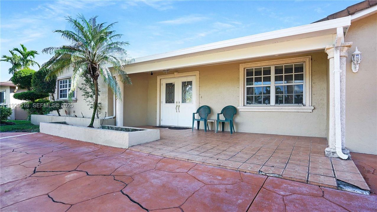 待售: $625,000 (4 贝兹, 3 浴室, 1482 平方英尺)