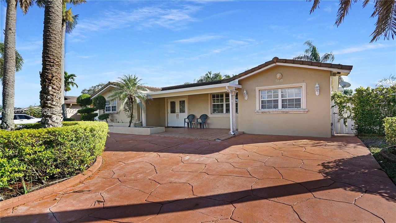 待售: $625,000 (4 贝兹, 3 浴室, 1482 平方英尺)