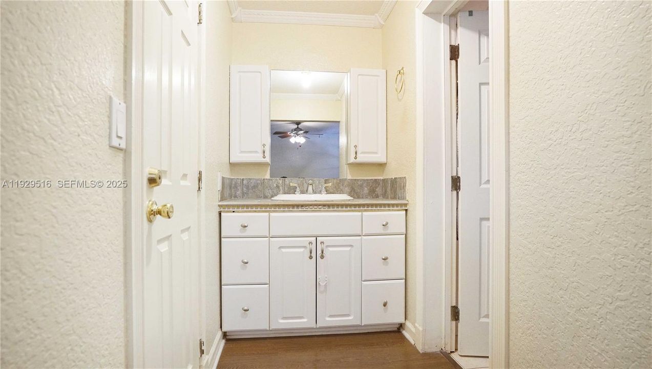 待售: $625,000 (4 贝兹, 3 浴室, 1482 平方英尺)