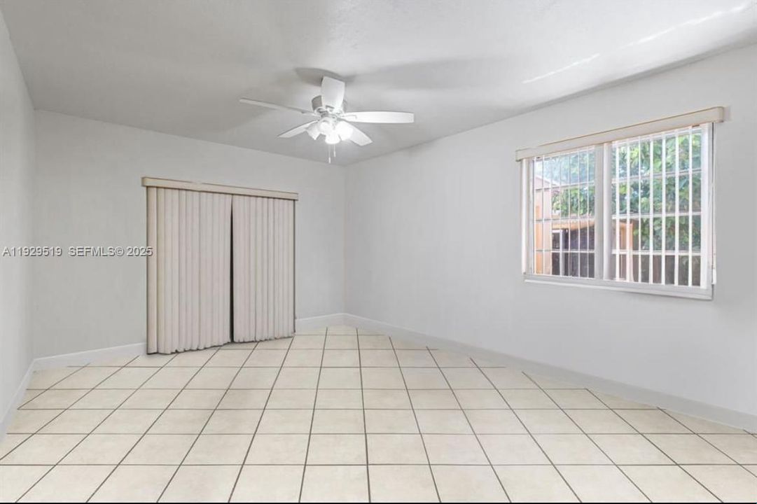 En Venta: $1,059,000 (5 camas, 4 baños, 2101 Pies cuadrados)