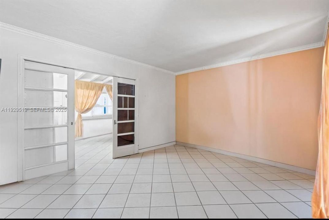 En Venta: $1,059,000 (5 camas, 4 baños, 2101 Pies cuadrados)