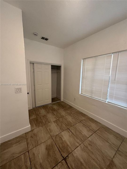 For Rent: $2,800 (3 beds, 1 baths, 1200 Square Feet)