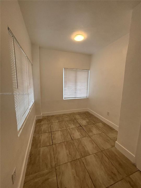 For Rent: $2,800 (3 beds, 1 baths, 1200 Square Feet)