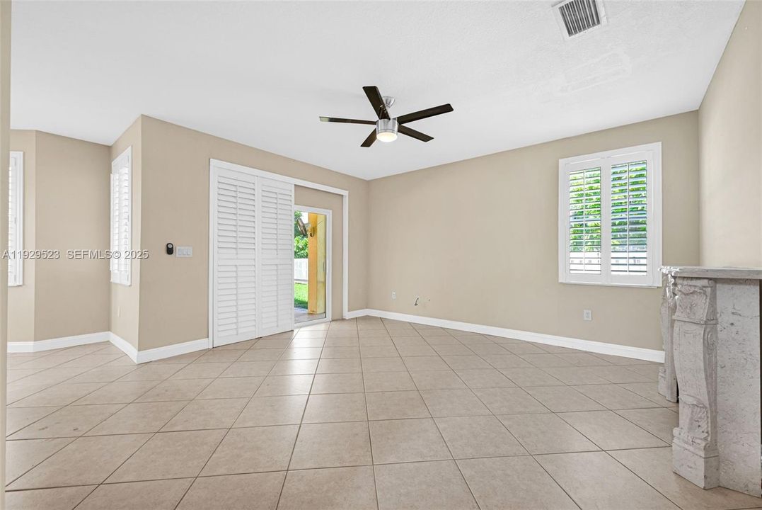 En Renta: $4,350 (4 camas, 3 baños, 2232 Pies cuadrados)