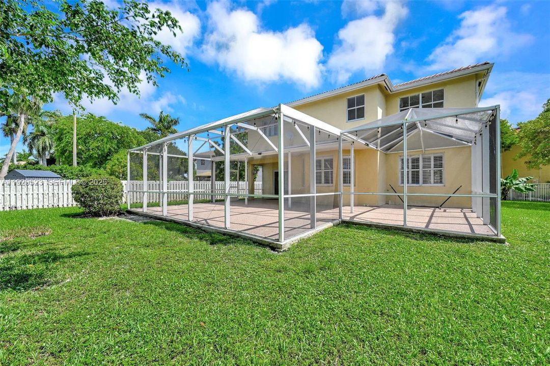 En Renta: $4,350 (4 camas, 3 baños, 2232 Pies cuadrados)